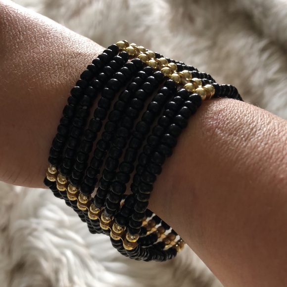Black and gold stretch bracelet - Picture 2 of 2
